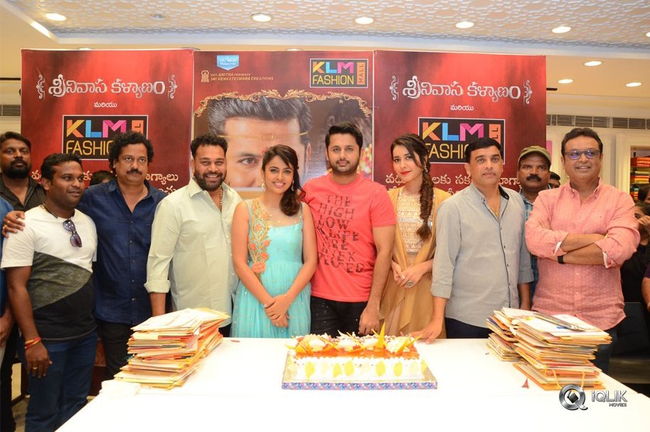 Srinivasa-Kalyanam-Team-at-KLM-Fashion-Mall